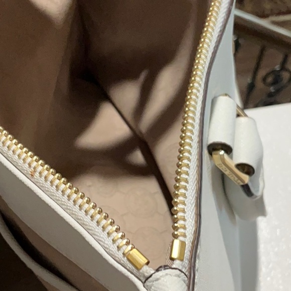 Handbag - Picture 5 of 7